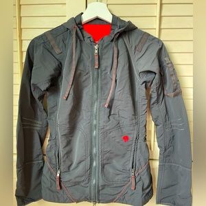 Mountain Hardwear lightweight jacket